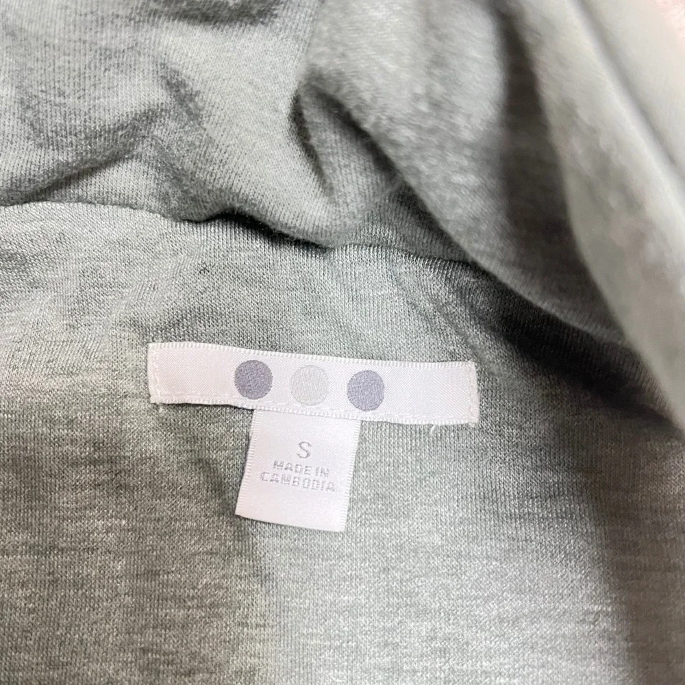 Three Dots size small